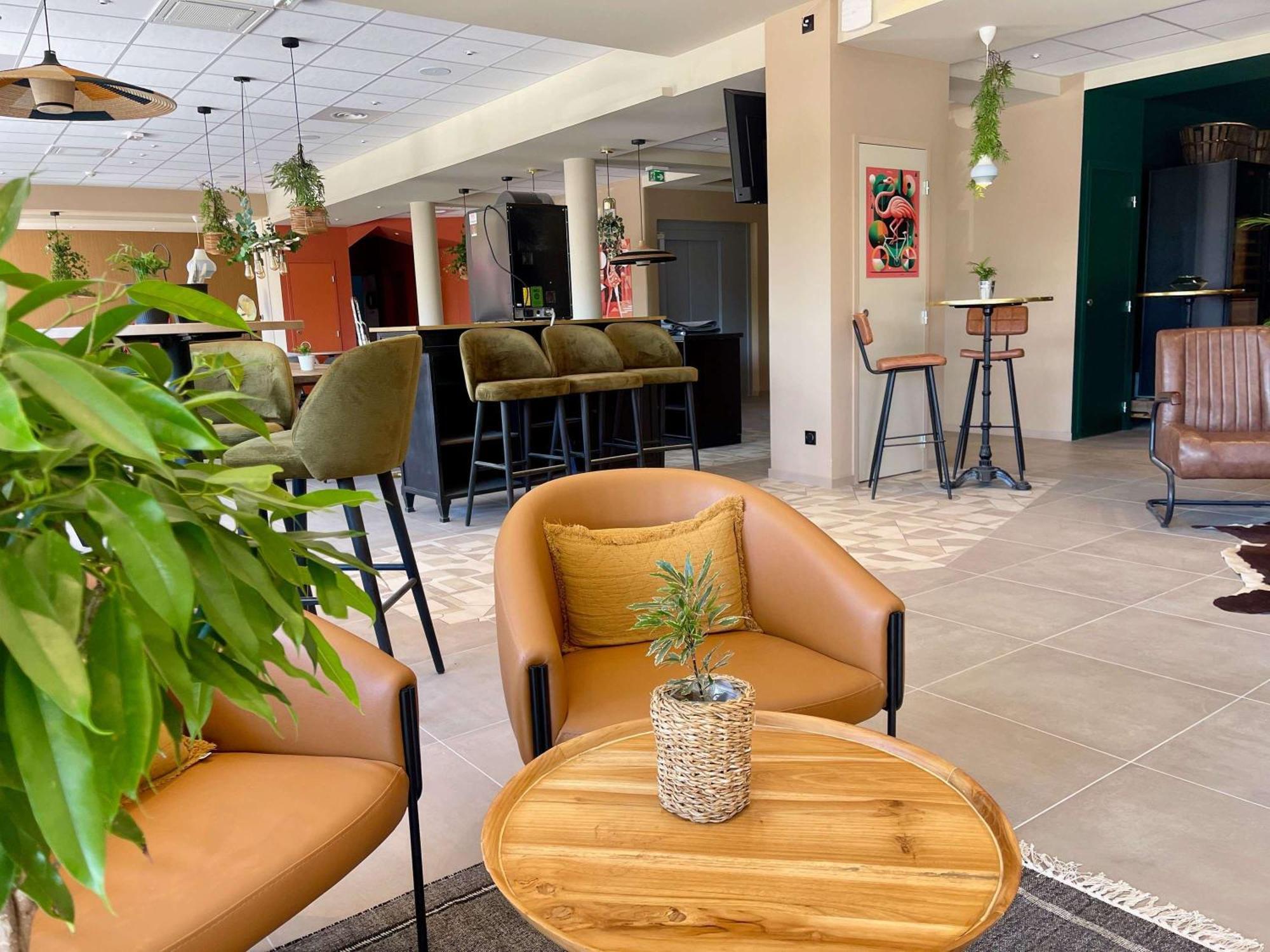 Ibis Budget Porte De Camargue Saint-Martin-de-Crau Exterior foto