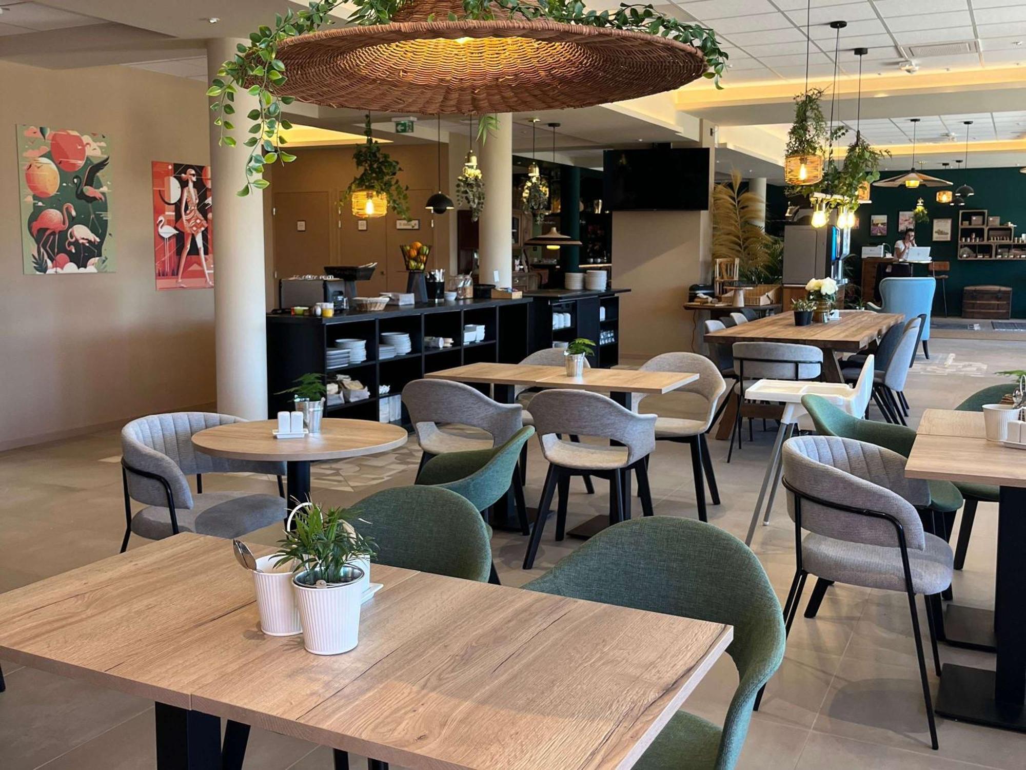 Ibis Budget Porte De Camargue Saint-Martin-de-Crau Exterior foto