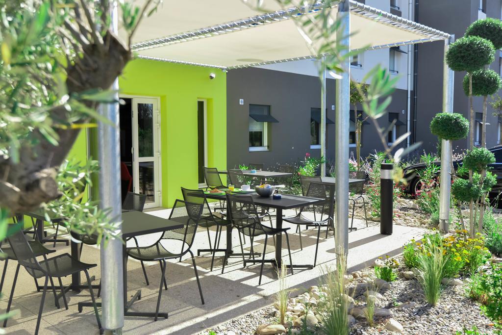 Ibis Budget Porte De Camargue Saint-Martin-de-Crau Exterior foto