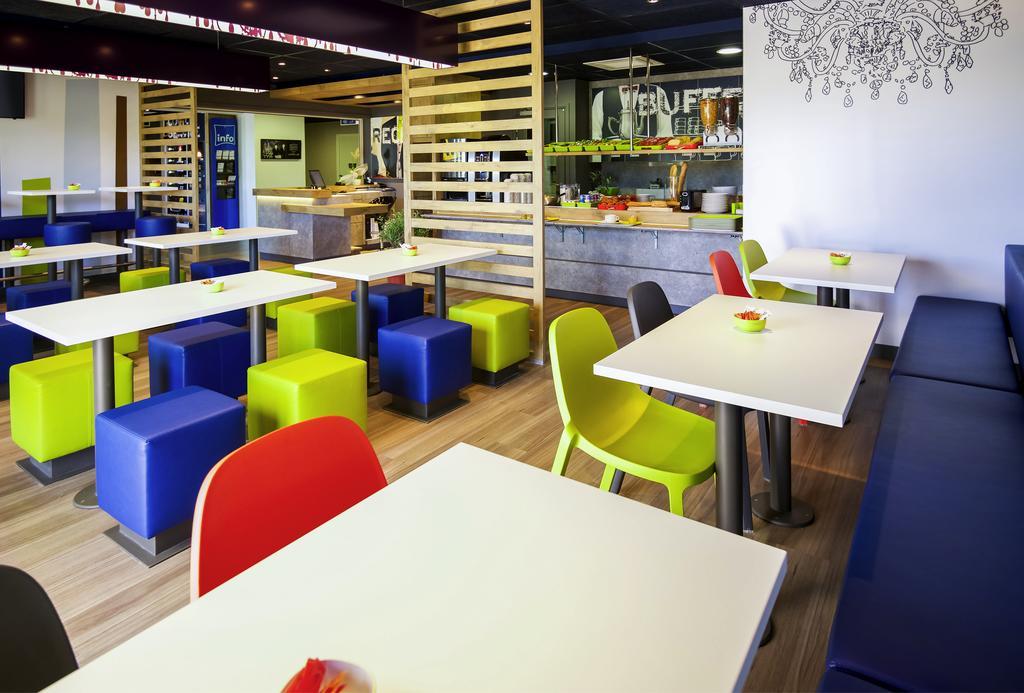 Ibis Budget Porte De Camargue Saint-Martin-de-Crau Exterior foto