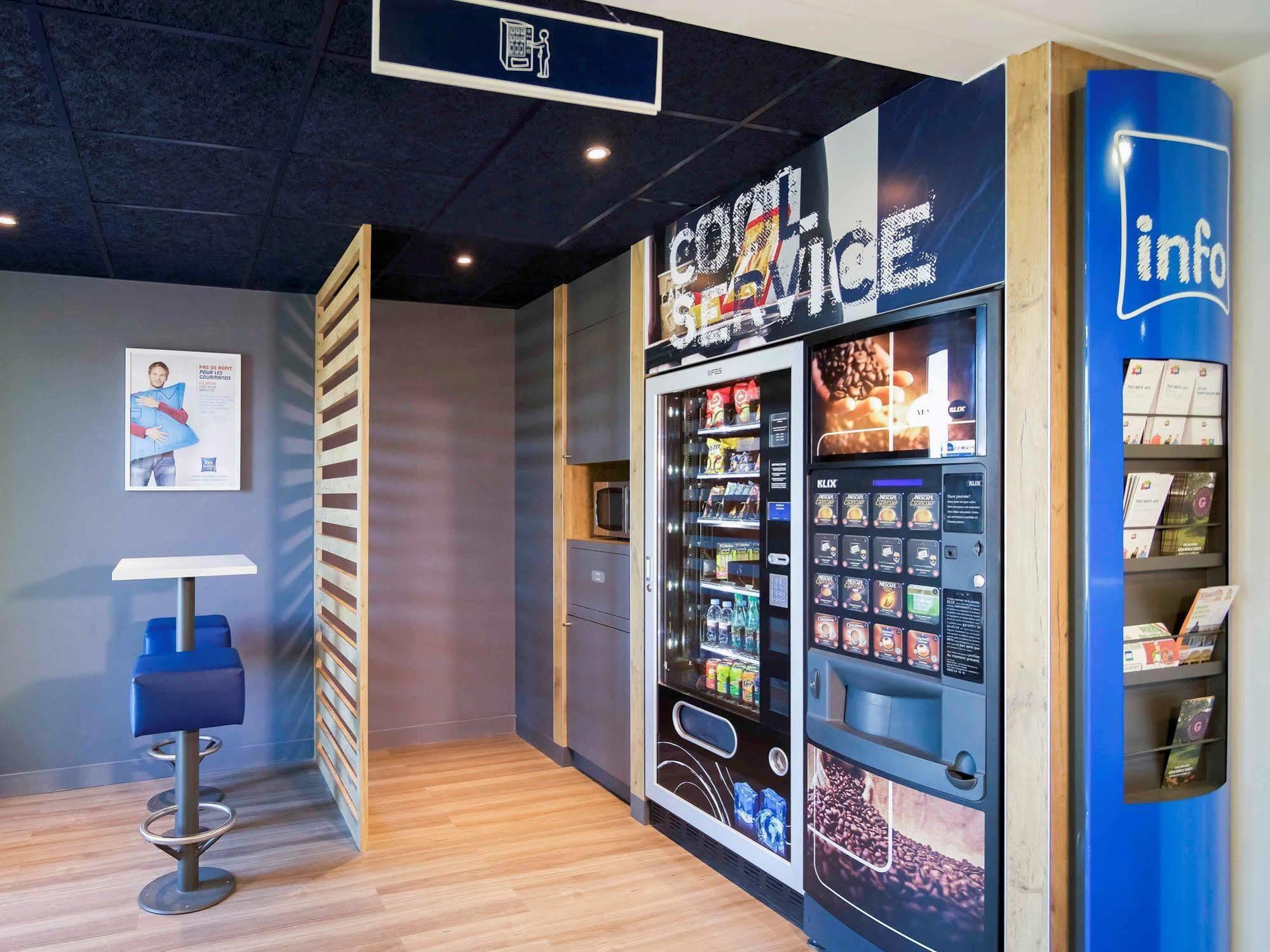 Ibis Budget Porte De Camargue Saint-Martin-de-Crau Exterior foto