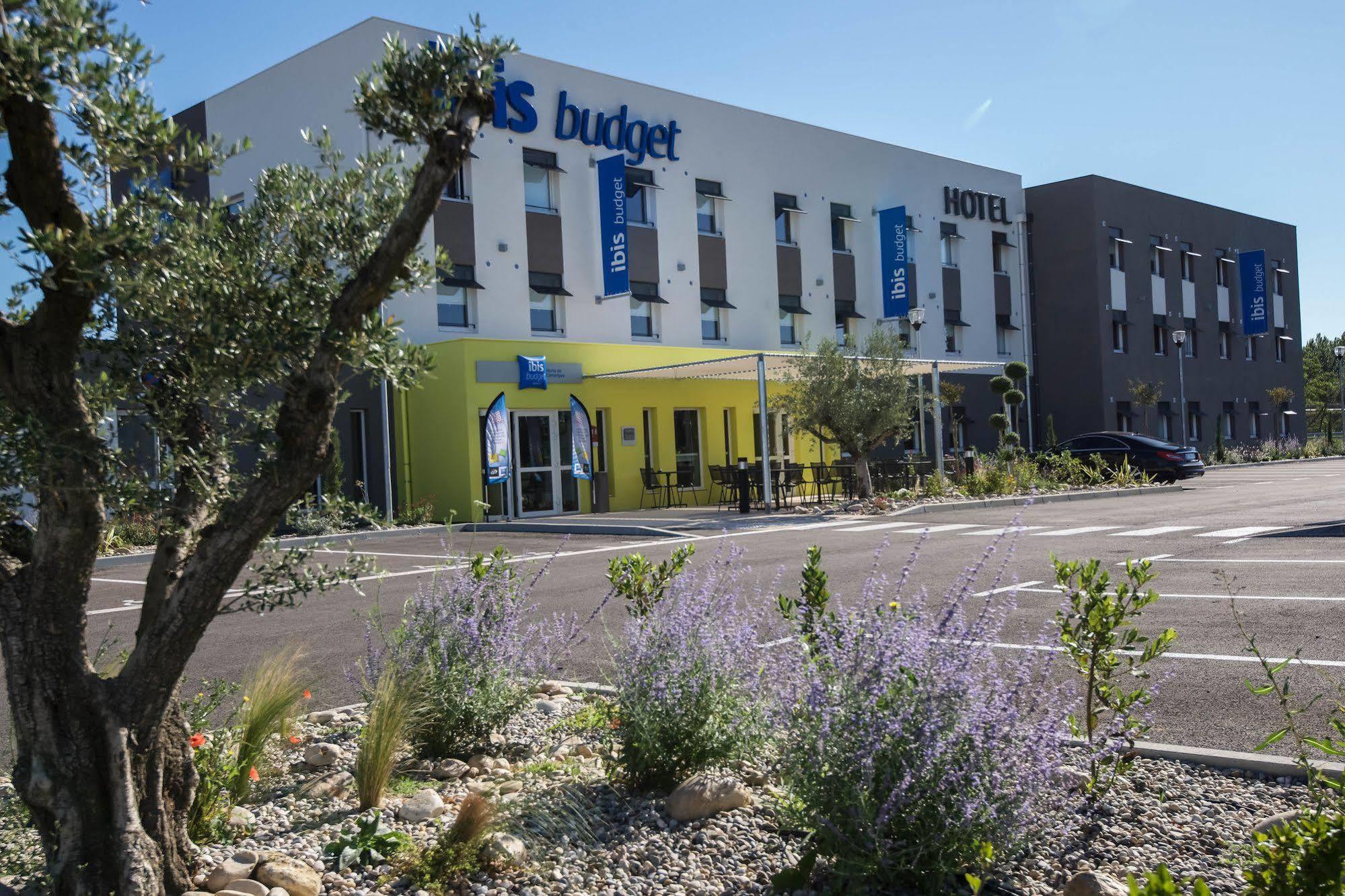 Ibis Budget Porte De Camargue Saint-Martin-de-Crau Exterior foto