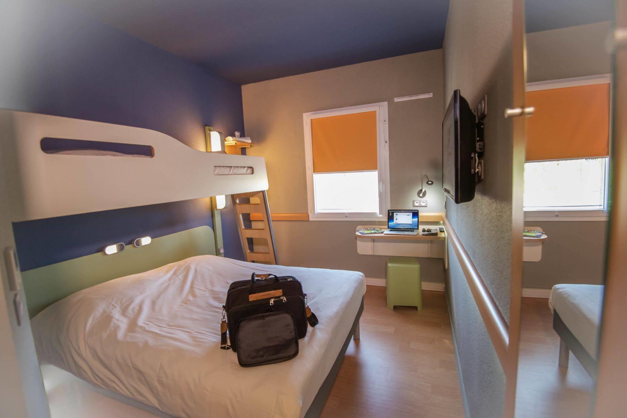 Ibis Budget Porte De Camargue Saint-Martin-de-Crau Exterior foto