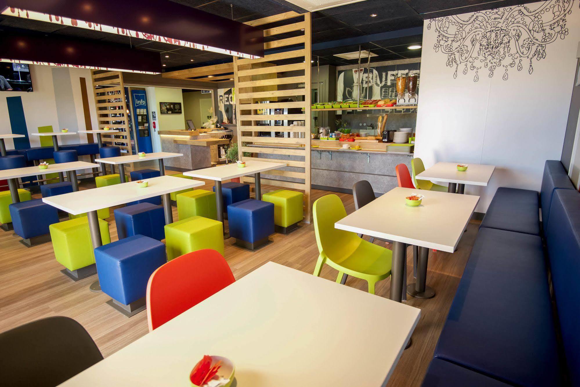 Ibis Budget Porte De Camargue Saint-Martin-de-Crau Exterior foto